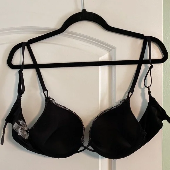 Victoria’s Secret Very Sexy Bra! - Picture 2 of 3